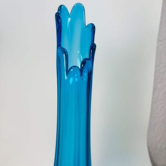 Vtg LE Smith Swung Vase Turquoise Peacock Blue Glass Paneled Swung Vase MCM - Picture 4 of 6